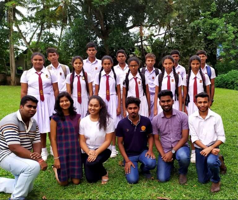 Project I-Tech team with school students